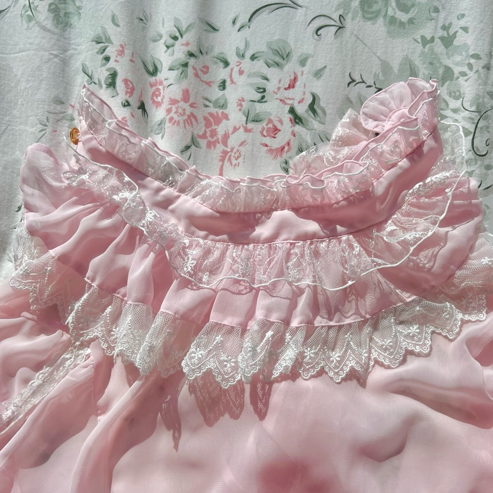 2022 BabySSB “Le Bouquet de la Croix Blouse,” F - Picture 4 of 7